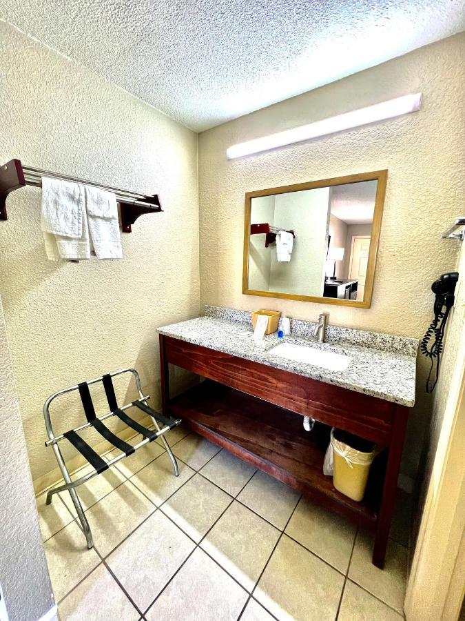 Rodeway Inn Expo Center Спартанбърг Екстериор снимка