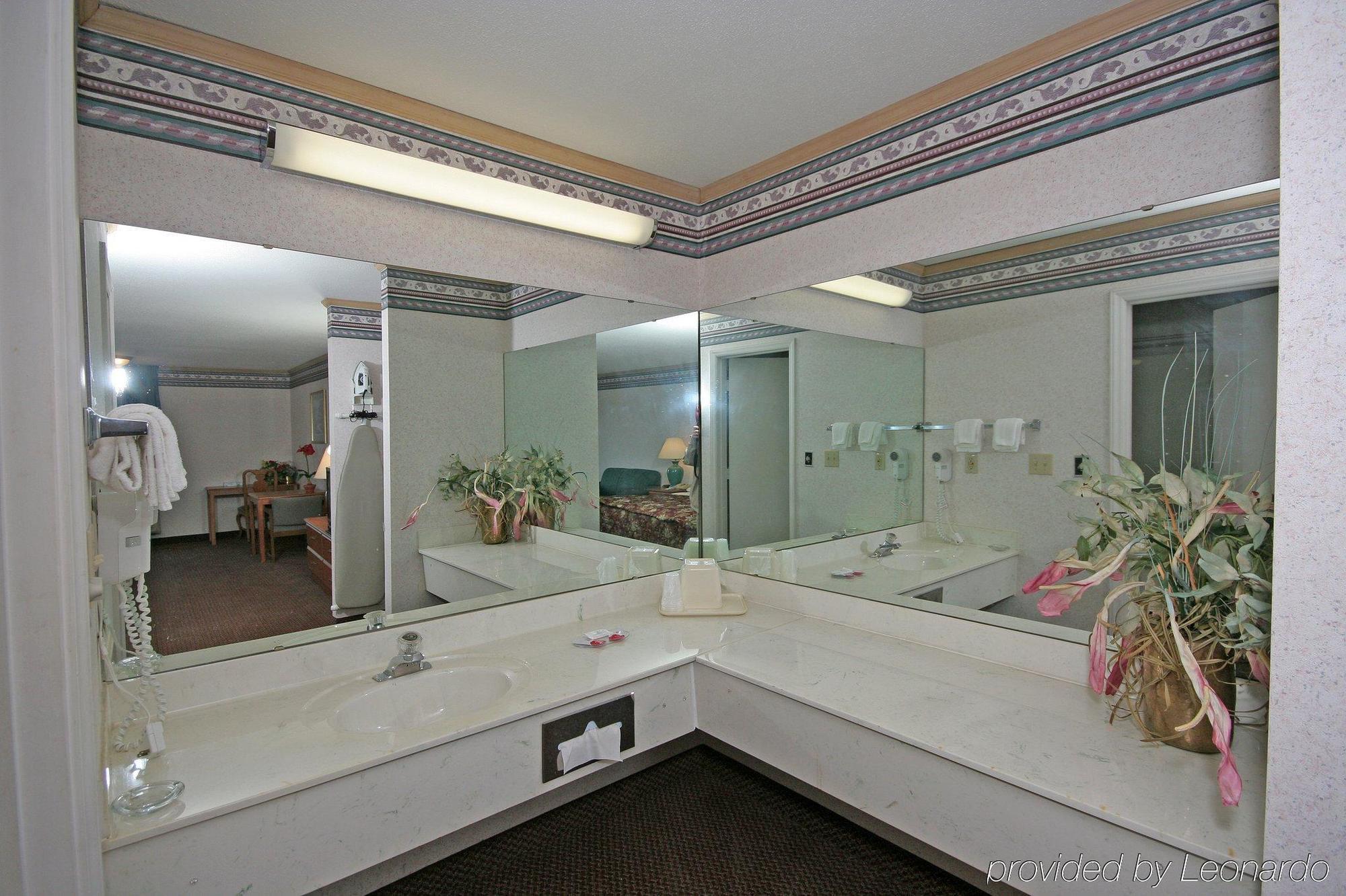 Rodeway Inn Expo Center Спартанбърг Екстериор снимка