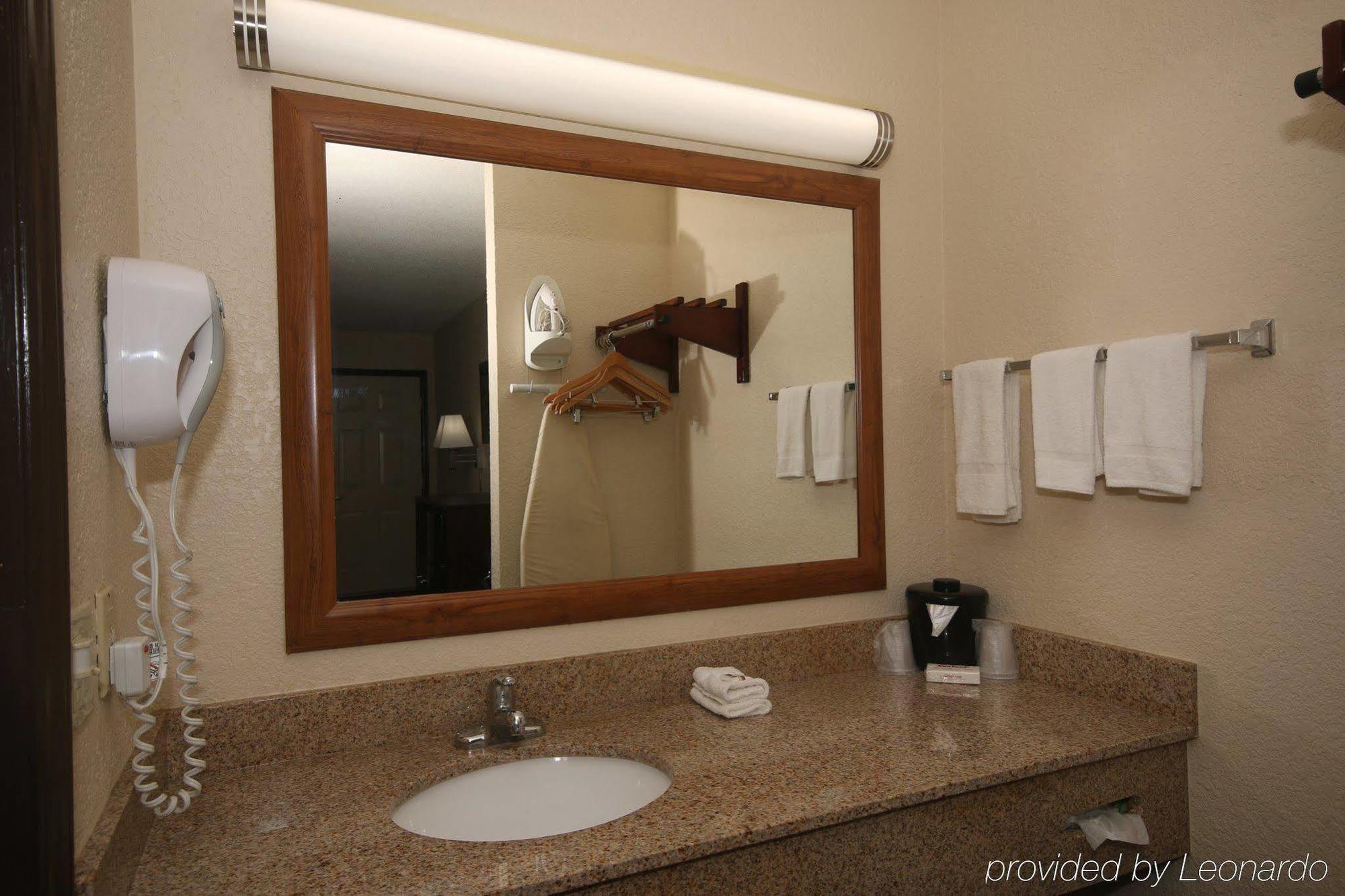 Rodeway Inn Expo Center Спартанбърг Екстериор снимка